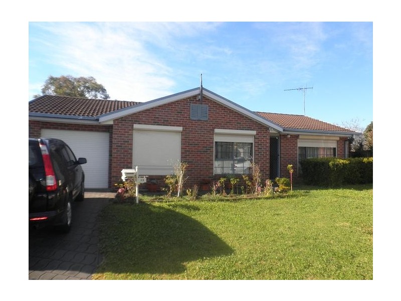 13 Gardenia Place, Macquarie Fields NSW 2564