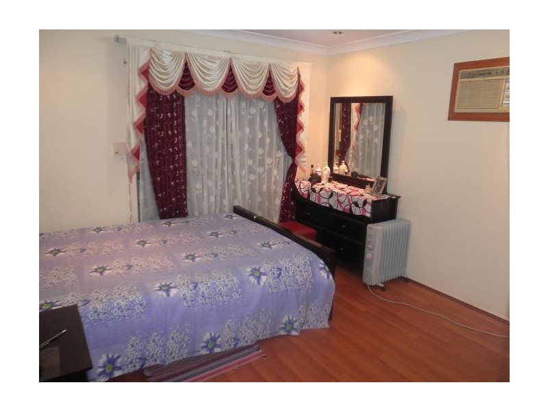 13 Gardenia Place, Macquarie Fields NSW 2564