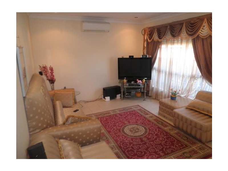 13 Gardenia Place, Macquarie Fields NSW 2564