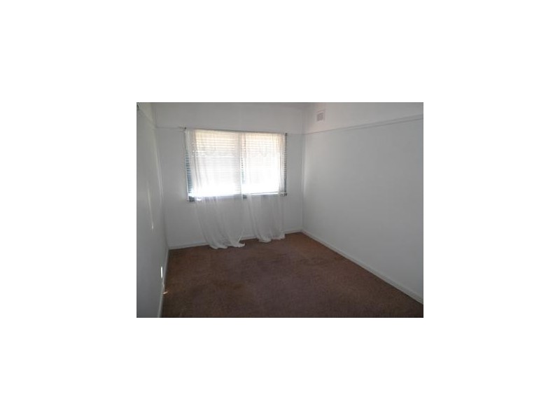 47 Parliament Road, Macquarie Fields NSW 2564