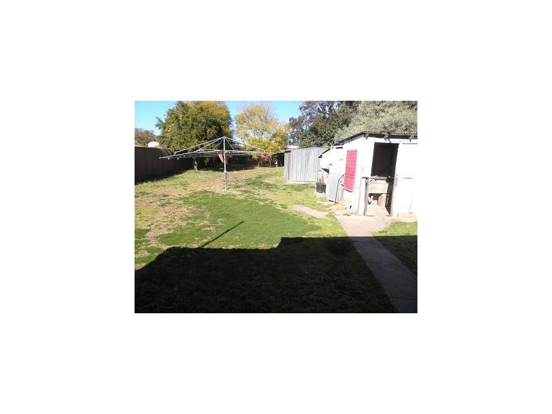 47 Parliament Road, Macquarie Fields NSW 2564
