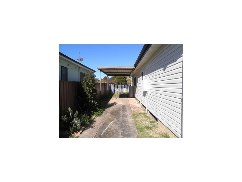 47 Parliament Road, Macquarie Fields NSW 2564