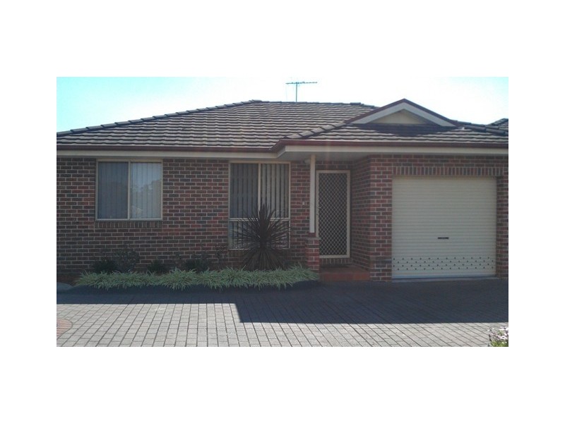 2/19 Azalea Place, Macquarie Fields NSW 2564