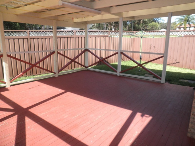 11 Pelargonium Crescent, Macquarie Fields NSW 2564