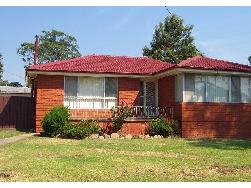 18 Foreman Street, Glenfield NSW 2167