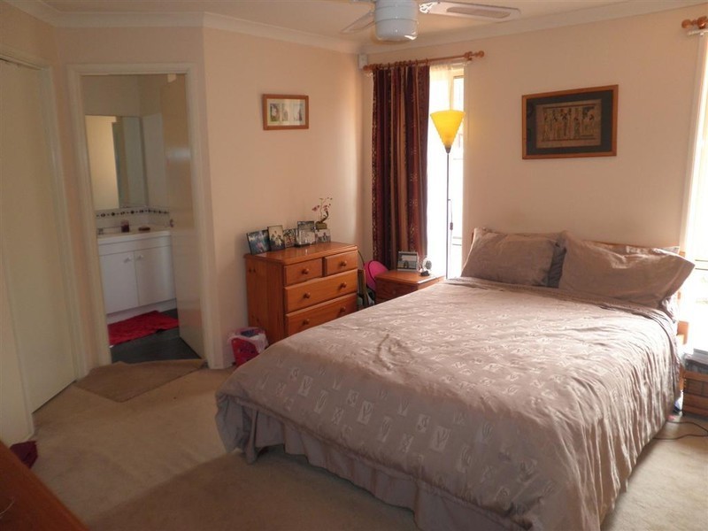 61 Guernsey Avenue, Minto NSW 2566