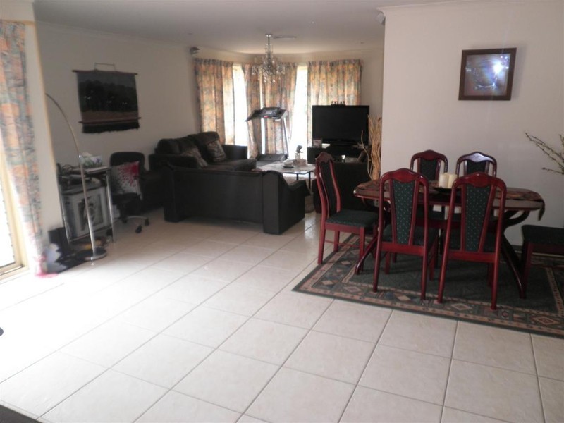 61 Guernsey Avenue, Minto NSW 2566