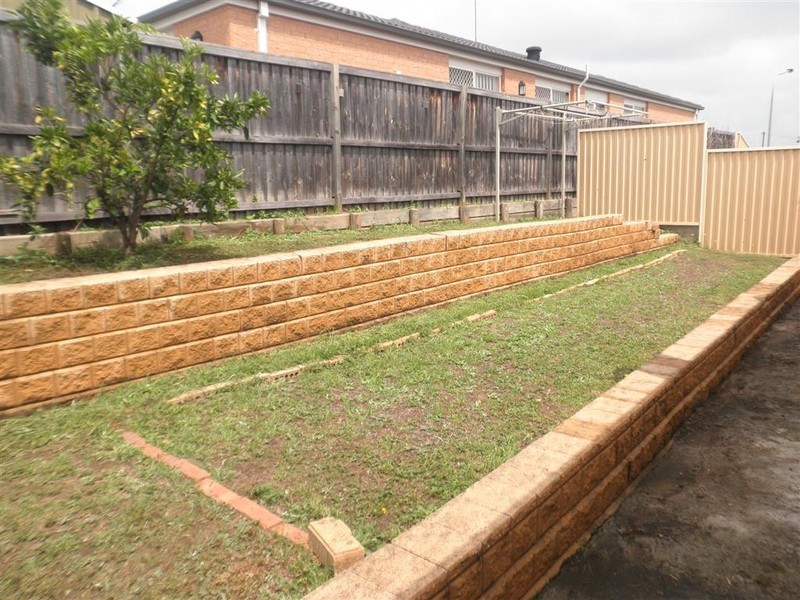 61 Guernsey Avenue, Minto NSW 2566