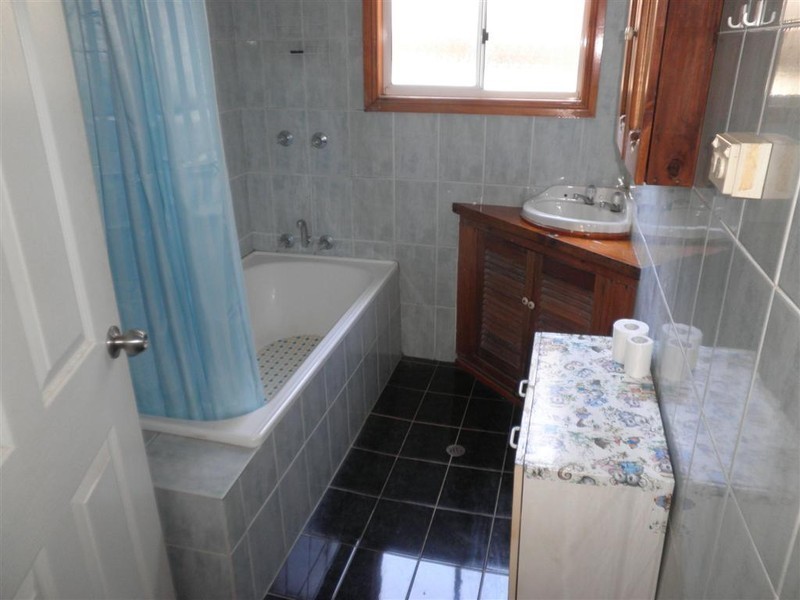 102 Saywell Road, Macquarie Fields NSW 2564