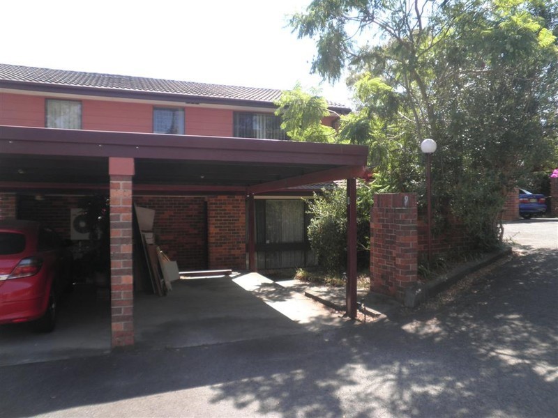 9/6 Jacquinot Place, Glenfield NSW 2167