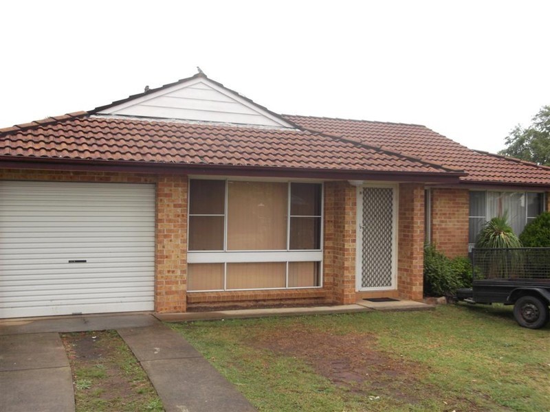 10 Astelia Place, Macquarie Fields NSW 2564