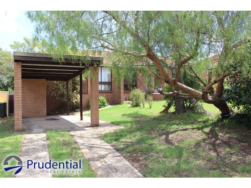 9 Campbell Close, Minto NSW 2566