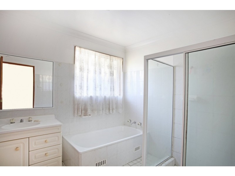 51 Fuchsia Crescent, Macquarie Fields NSW 2564