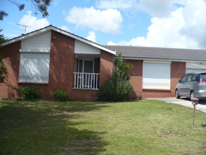3 Nigel Place, Macquarie Fields NSW 2564