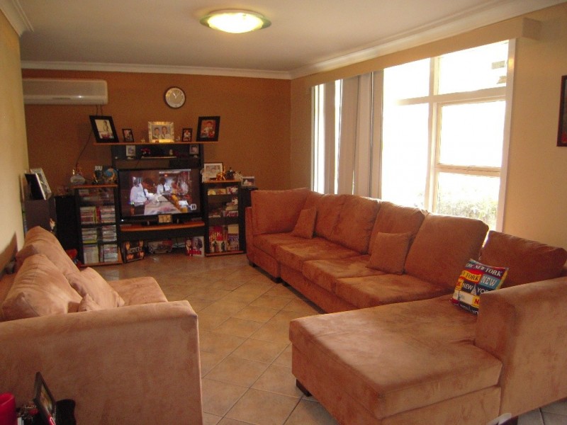 4 Edith Place, Macquarie Fields NSW 2564