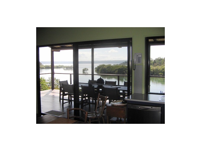 8 Alawa Street, Macleay Island QLD 4184