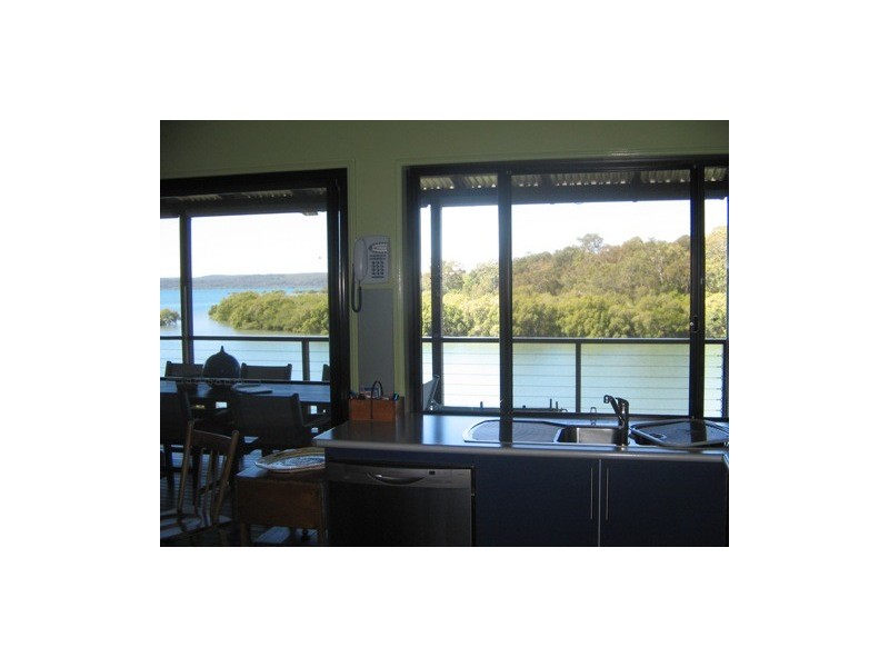 8 Alawa Street, Macleay Island QLD 4184