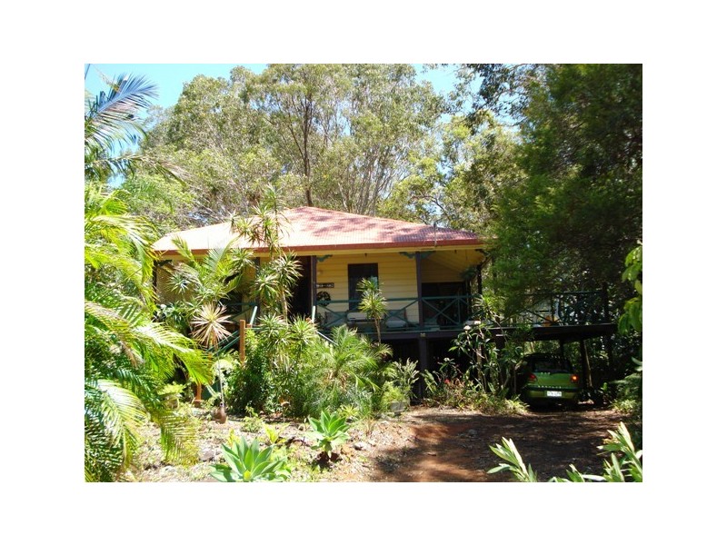 6 Scarborough Terrace, Macleay Island QLD 4184