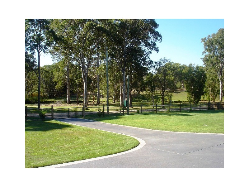 8-10 Gordon Road, Macleay Island QLD 4184