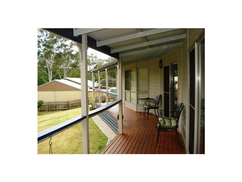8-10 Gordon Road, Macleay Island QLD 4184