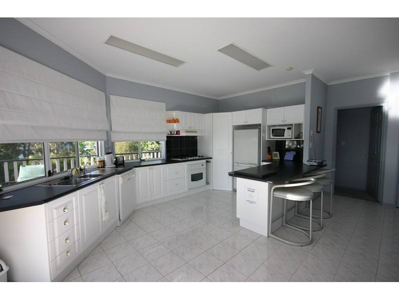 39 Tingara Street, Macleay Island QLD 4184