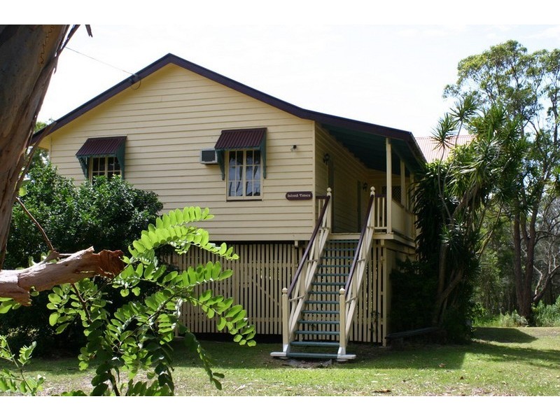 66 Charles Terrace, Macleay Island QLD 4184