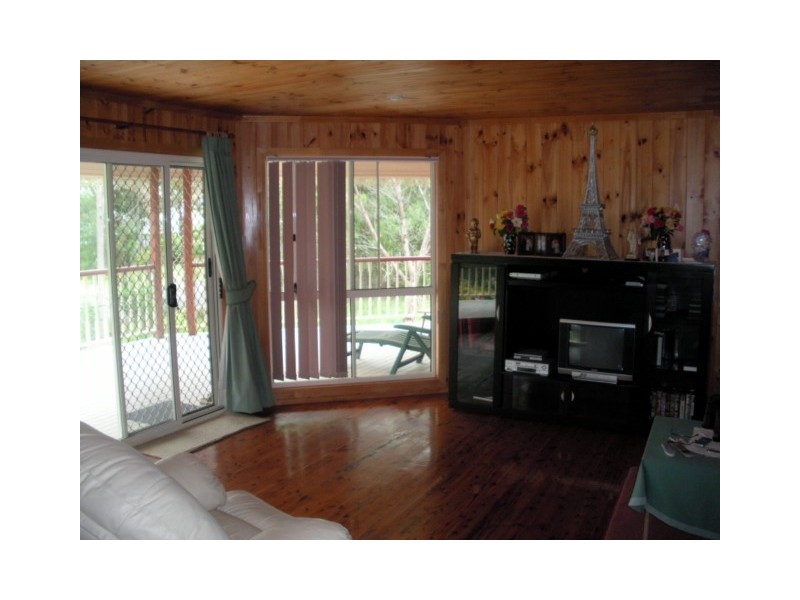 7 Ilya Street, Macleay Island QLD 4184