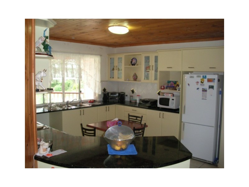 7 Ilya Street, Macleay Island QLD 4184