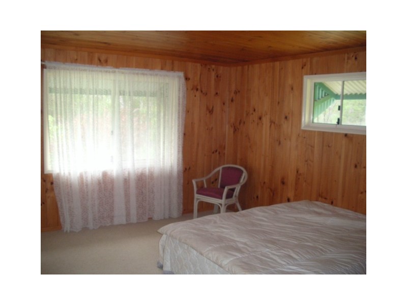 7 Ilya Street, Macleay Island QLD 4184