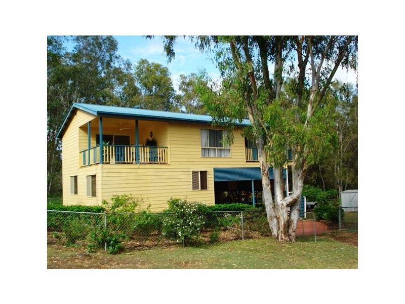 192 Lucas Drive, Lamb Island QLD 4184