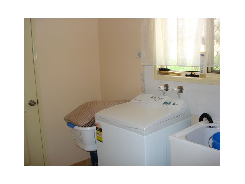 192 Lucas Drive, Lamb Island QLD 4184