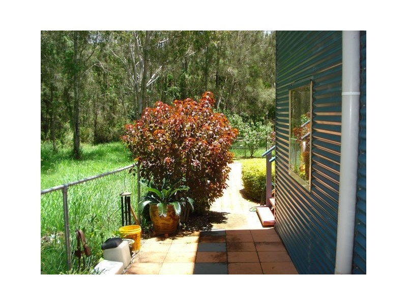 192 Lucas Drive, Lamb Island QLD 4184