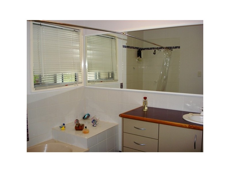 74 Perulpa Drive, Lamb Island QLD 4184