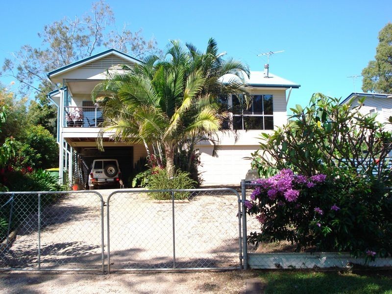 74 Perulpa Drive, Lamb Island QLD 4184