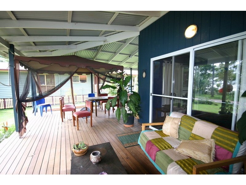 34 Coast Road, Macleay Island QLD 4184