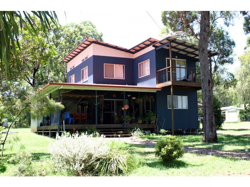 34 Coast Road, Macleay Island QLD 4184
