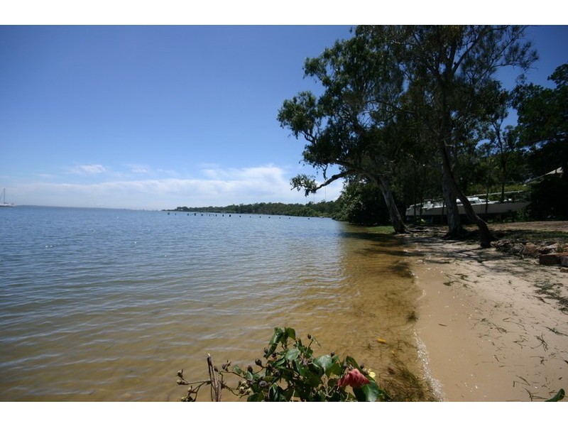 34 Coast Road, Macleay Island QLD 4184