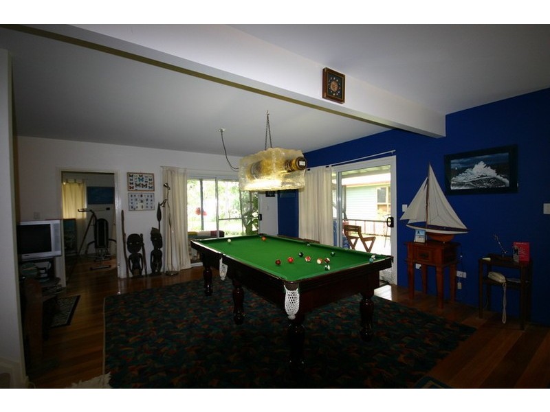 34 Coast Road, Macleay Island QLD 4184