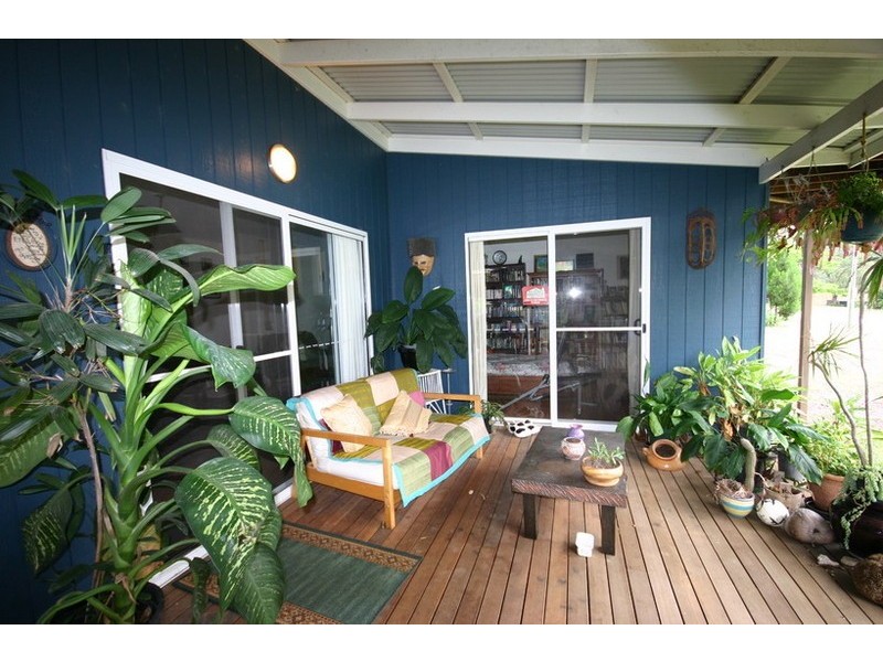 34 Coast Road, Macleay Island QLD 4184