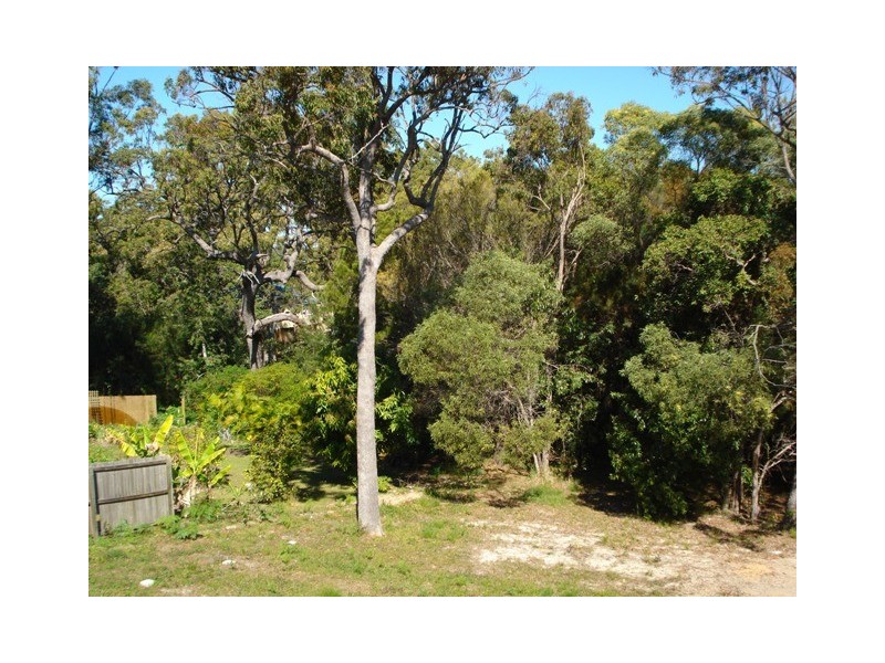 18 Hastings Street, Macleay Island QLD 4184