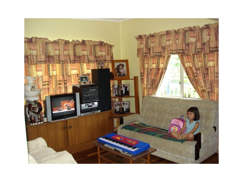 12 Shelly Crescent, Lamb Island QLD 4184