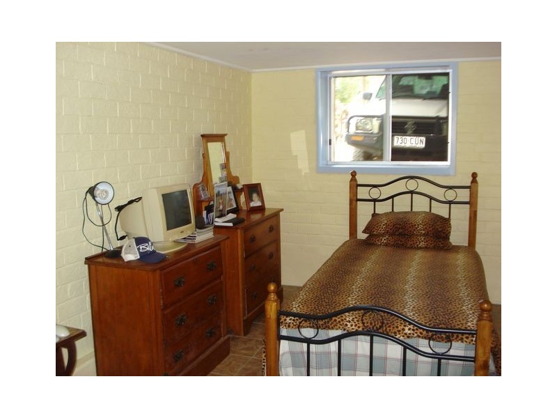 12 Shelly Crescent, Lamb Island QLD 4184