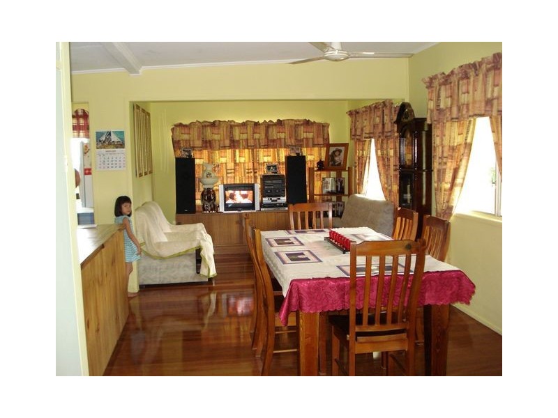 12 Shelly Crescent, Lamb Island QLD 4184