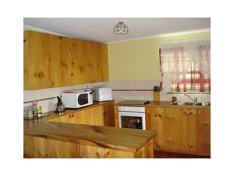 12 Shelly Crescent, Lamb Island QLD 4184