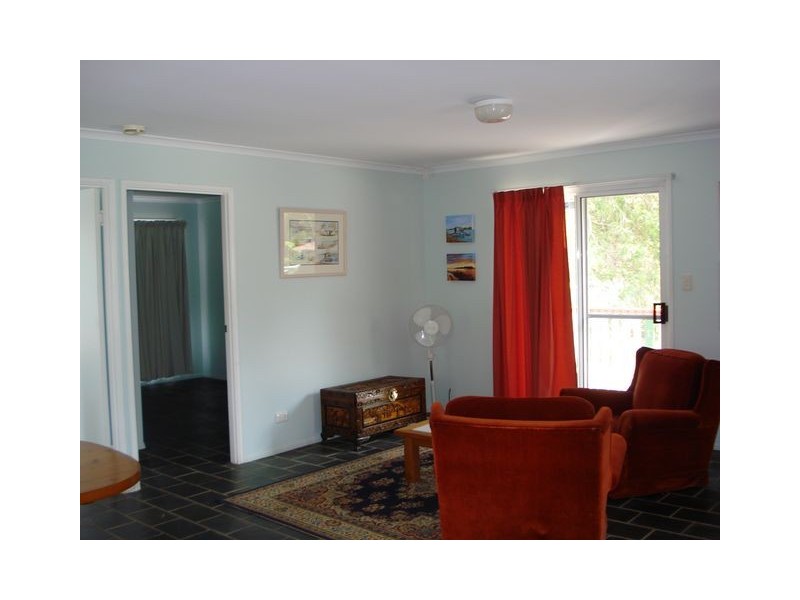 17 Halcyon Street, Lamb Island QLD 4184