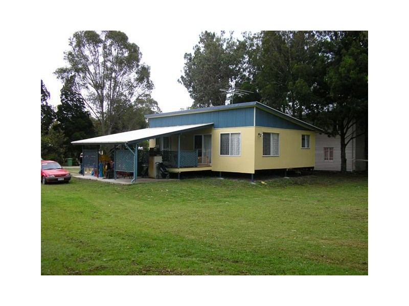 41 Charles, Macleay Island QLD 4184