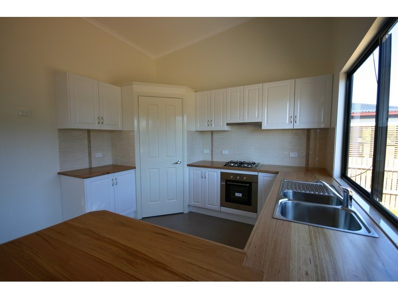 32 Lonicera Street, Macleay Island QLD 4184