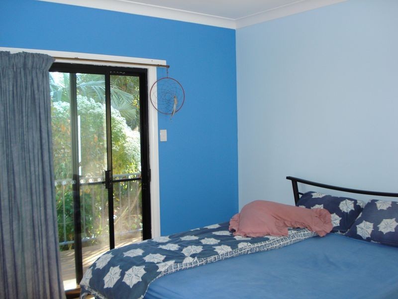 10 Peace Street, Lamb Island QLD 4184