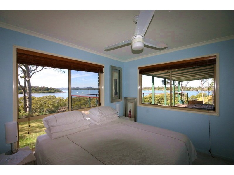 6 Cowes street, Macleay Island QLD 4184