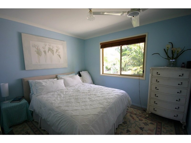 6 Cowes street, Macleay Island QLD 4184
